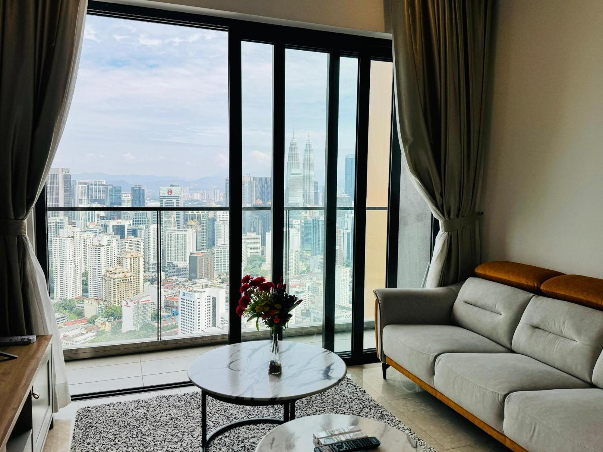 Lucantia Serviced Suites Kuala Lumpur Luaran gambar