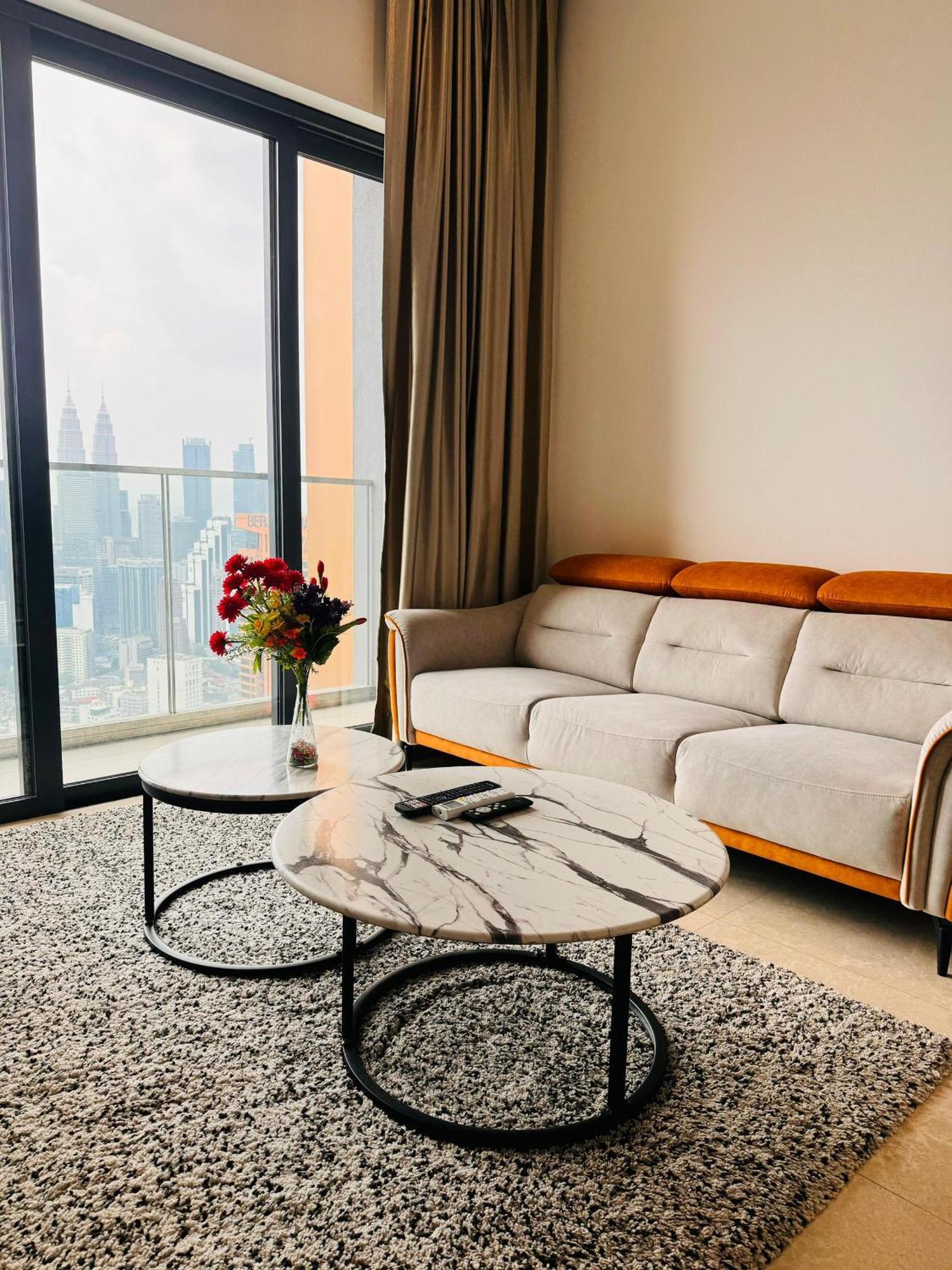 Lucantia Serviced Suites Kuala Lumpur Luaran gambar