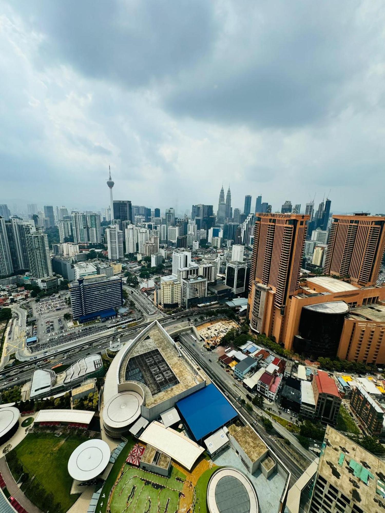 Lucantia Serviced Suites Kuala Lumpur Luaran gambar